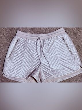 Athleta Apres Quilted Ski Shorts Athletic Size-8